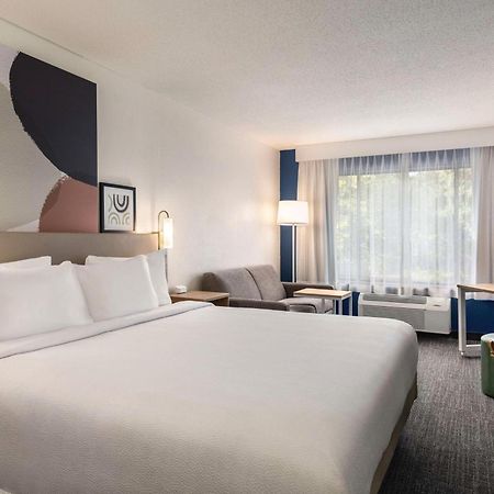 Spark By Hilton Mystic Groton Екстериор снимка
