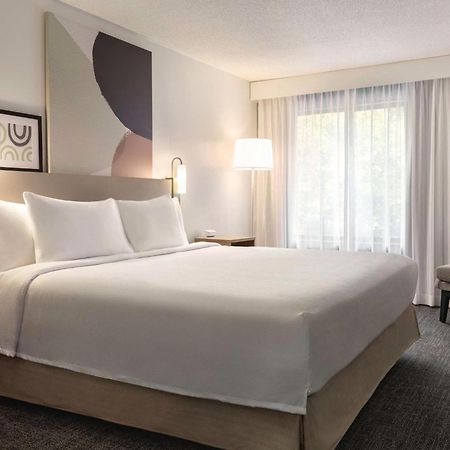 Spark By Hilton Mystic Groton Екстериор снимка