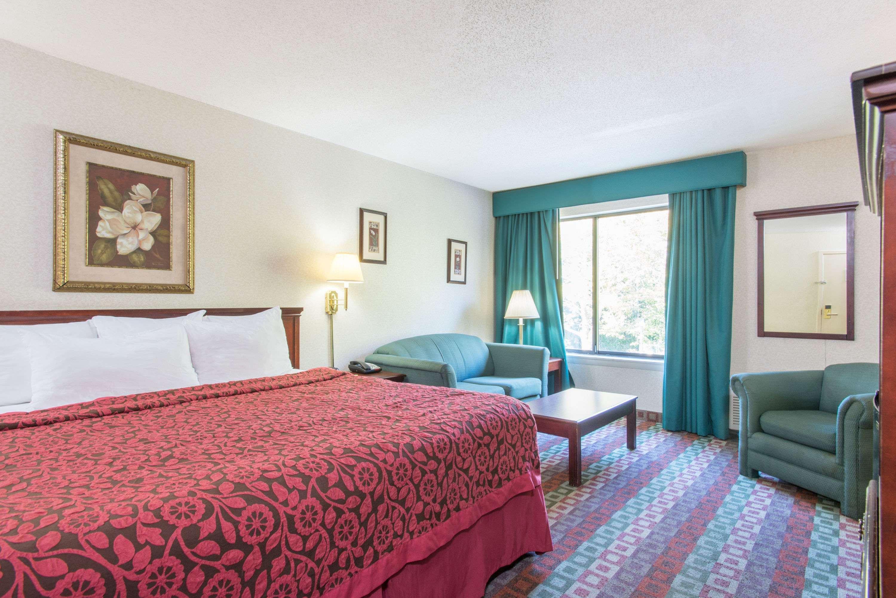 Spark By Hilton Mystic Groton Екстериор снимка