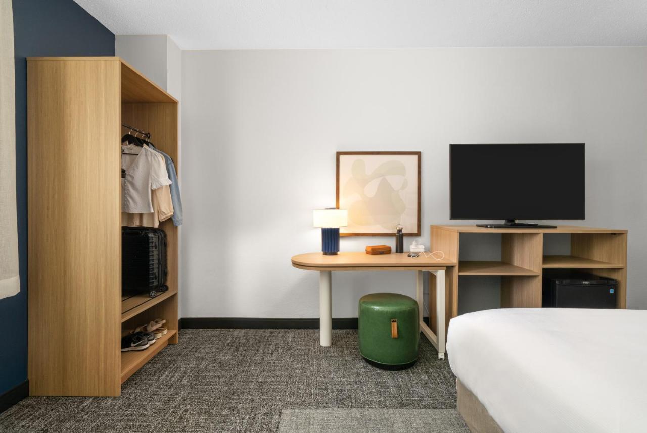 Spark By Hilton Mystic Groton Екстериор снимка
