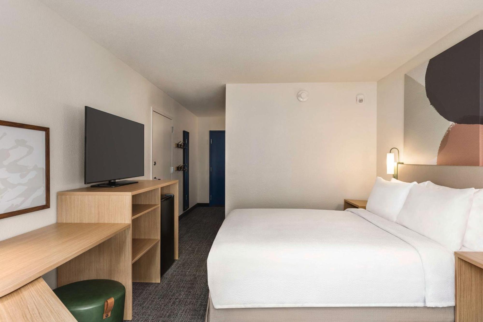 Spark By Hilton Mystic Groton Екстериор снимка