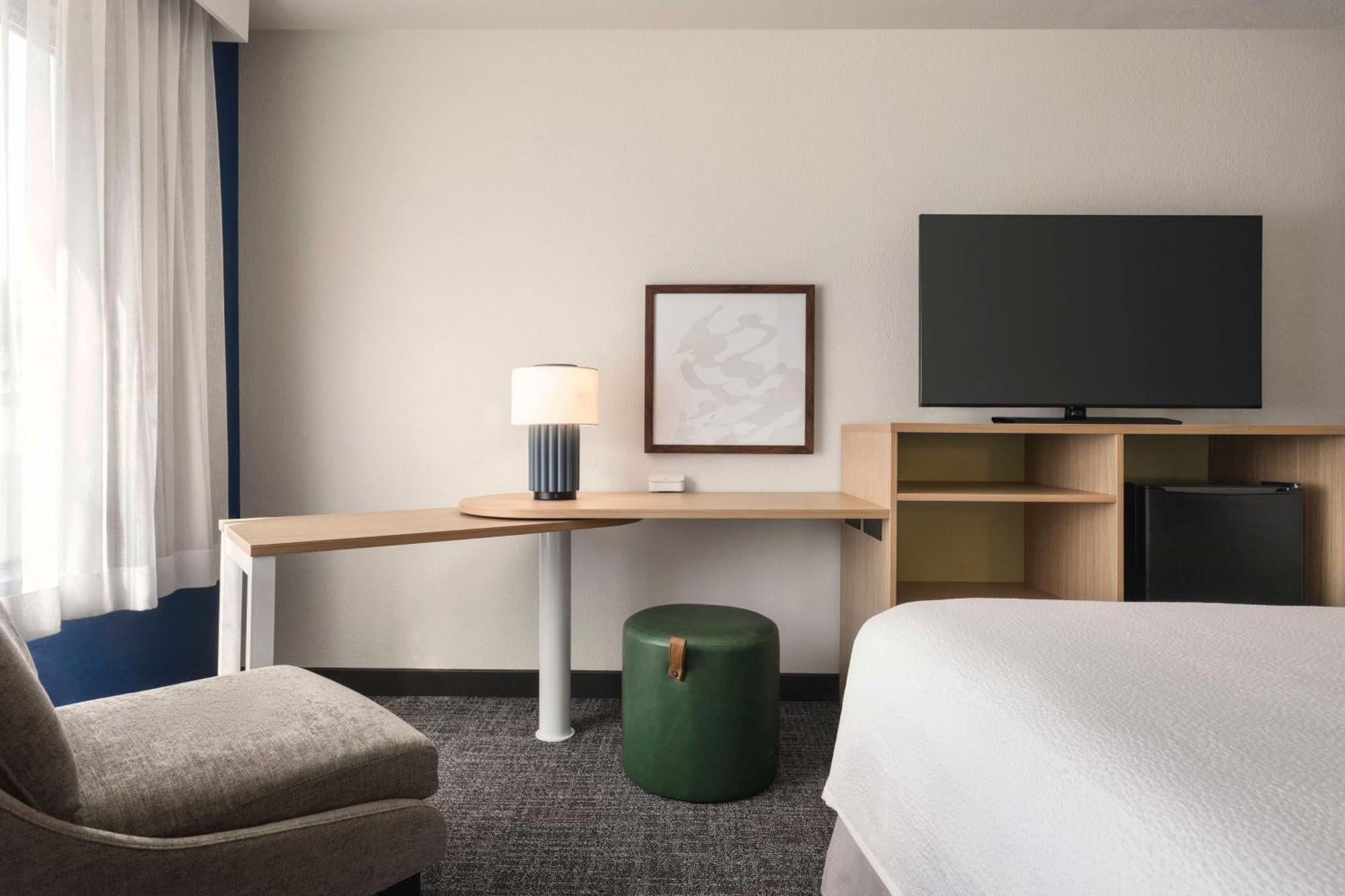 Spark By Hilton Mystic Groton Екстериор снимка