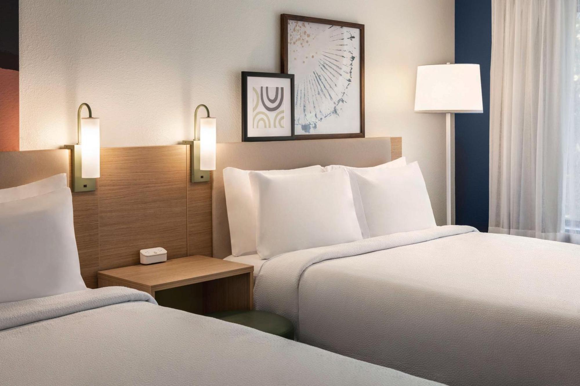 Spark By Hilton Mystic Groton Екстериор снимка