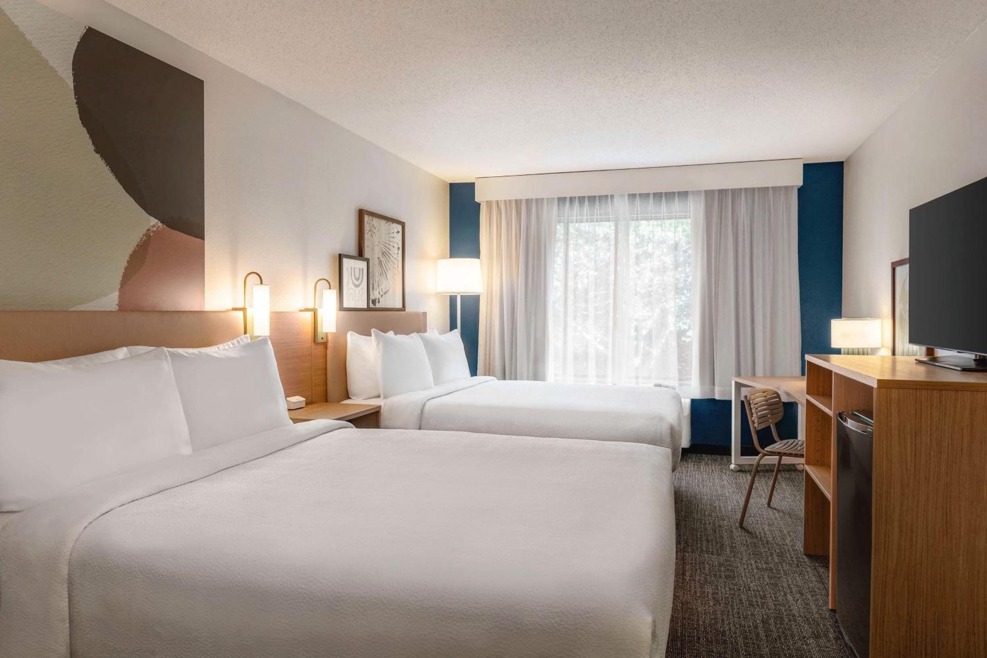 Spark By Hilton Mystic Groton Екстериор снимка