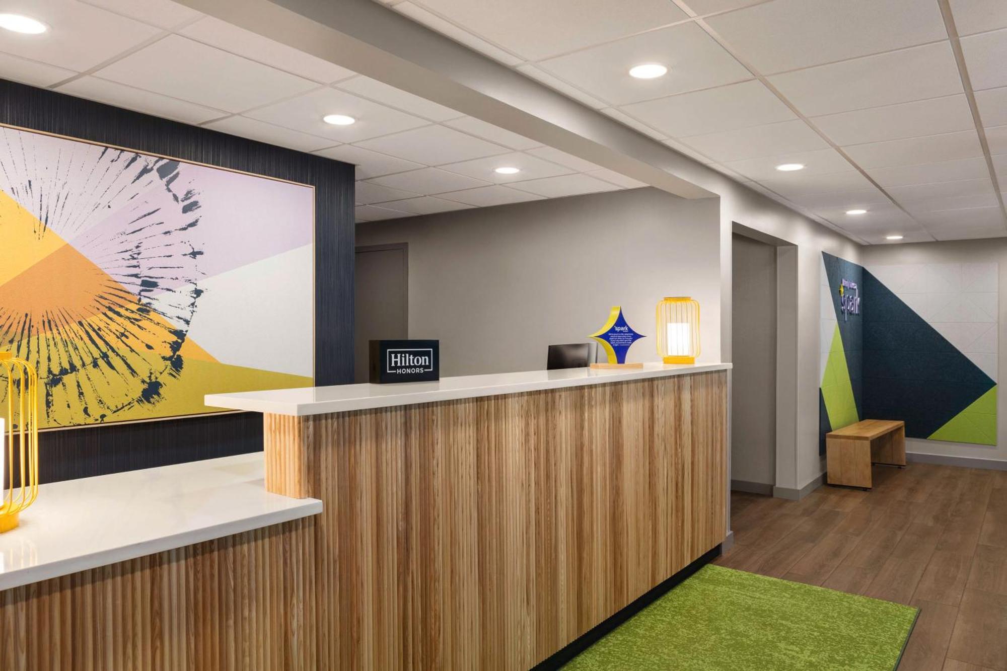 Spark By Hilton Mystic Groton Екстериор снимка